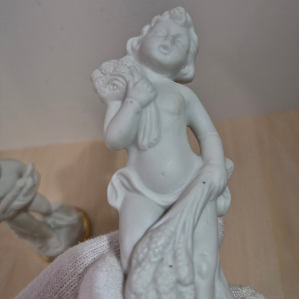 Vintage Cherub Angel Figurines Pair Porcelain‎ Made in Japan Gold Base - Picture 6 of 9